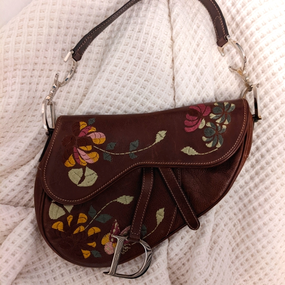 ✨Dior Calfskin Floral Embroidered Saddle Bag